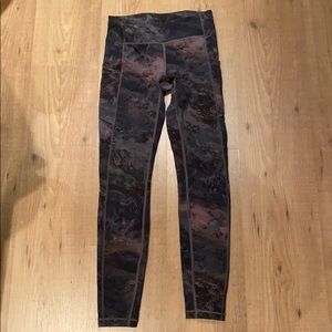 LULULEMON PRINT LEGGINGS SIZE 4